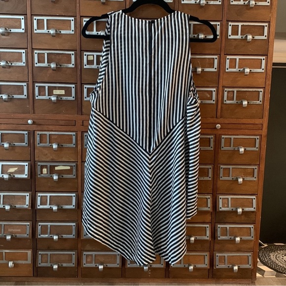 Silk tunic tank top black and white stripe size 10 - Picture 2 of 7